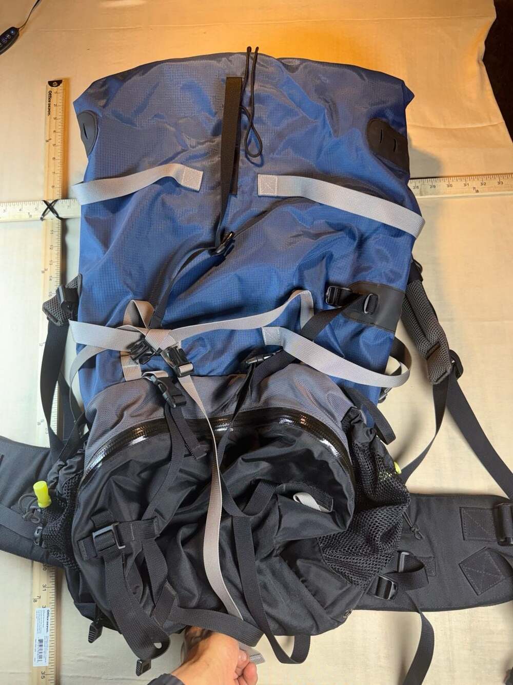Galyan’s Mountain Guide 90 (90 L). Galyan’s